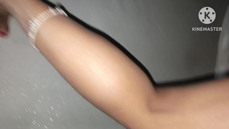 Savita5343: 年轻的继兄弟在后面操了他的继妹