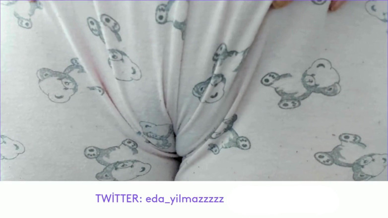 bigass_sexy_bigboobs: Pata de camelo - buceta inchada - pijama