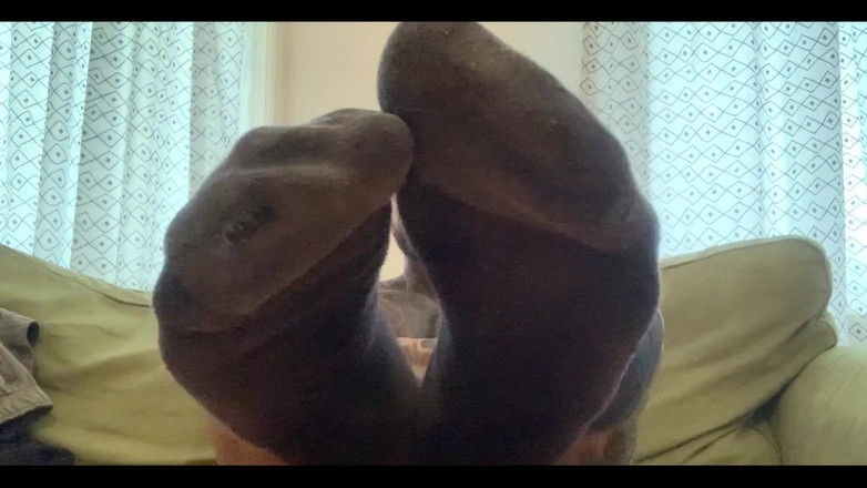 Jasons feet: डैडी मेरे ड्रेस के जूतों में पूरे दिन ये ड्रेस मोजे पहनते रहे। क्या आप गंध की कल्पना कर सकते हैं?