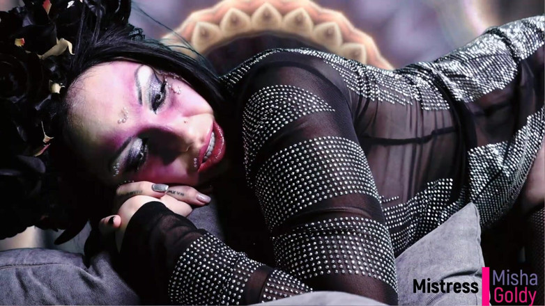 Goddess Misha Goldy: Nhiệm vụ nhà vệ sinh màu nâu từ succubus, nuốt...