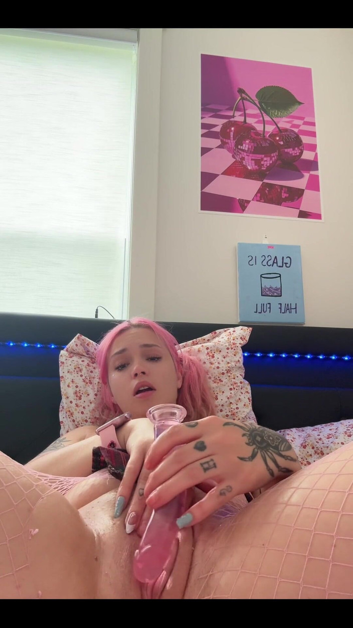 MimiBrooke: Wyraźne akty