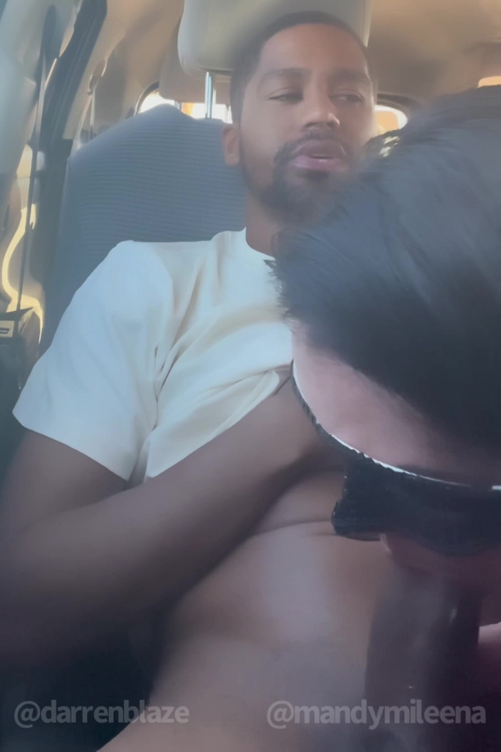 Darrenblazeent: 疯狂的女士打我的车，所以我让她给我口交