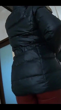 밀피칼라 - 털 후드 퍼퍼 재킷을 입고 딥 블로우 작업 202 - 모피 후드 퍼프를 입고 자지를 빨고 싶어요