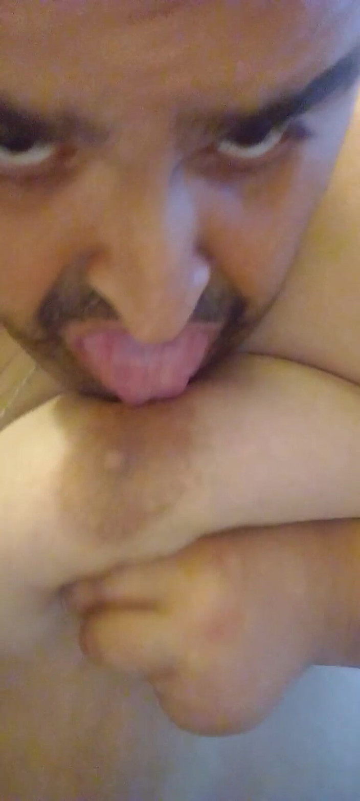 Chubbytits16: काश मेरे पास कोई ऐसा होता जो मेरे स्तन चूस सकता हो