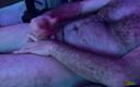 BearyHairy: Disparando semen por toda su mano peluda deary