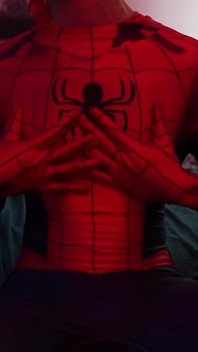 Snauwflake En Costume De Spiderman Branle Sa Grosse Queue Et Joui