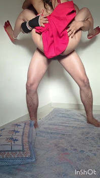 새로운 결혼한 핫한 인도 마누라 쪼이는 보지에 사정하는 자세로 존나게 따먹히다