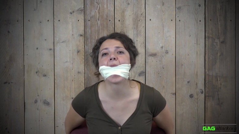 Gag Attack: Julia - Pita Mikro