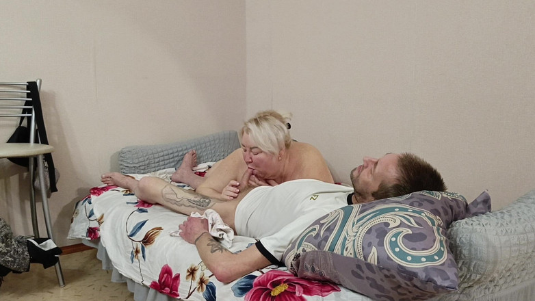 Zona901: Dimineața mamei vitrege a început cu o muie profundă și înghițire de spermă