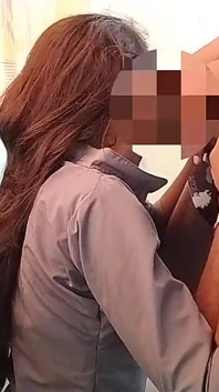 Iubită indiană desi studentă se fute în aer liber în dormitor, cuplu de iubiți studenți (audio hindi)
