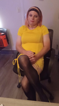 Gurl in Yellow
