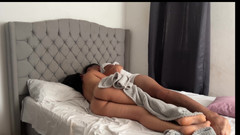 Yohamedi: Kapitel 1 Jag är ensam med min styvsyster