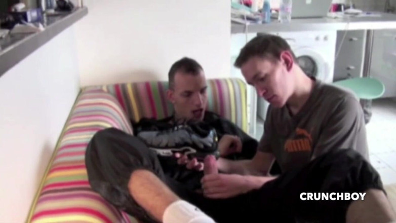 Sneaker gay: Maxime humiliations in the sneakers and feet for scaly lad