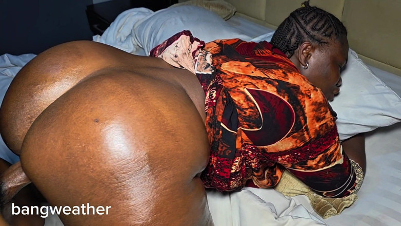 Bangweather: Drilling Her Big Phat Bum Bum