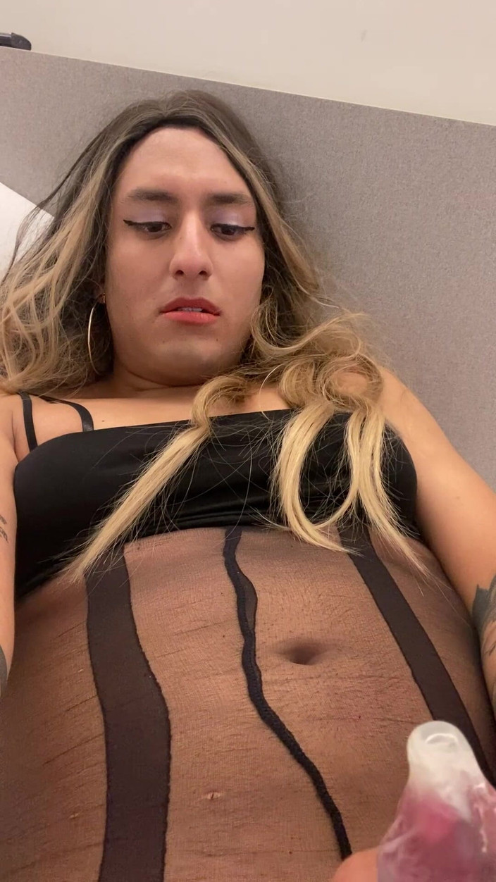 Natalia Valera: 나는 자위하고 내 정액을 마셔