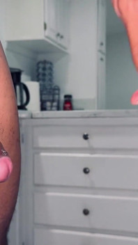 O femeie sexy Space_cowgiirl latino mare și frumoasă este demolată în gât