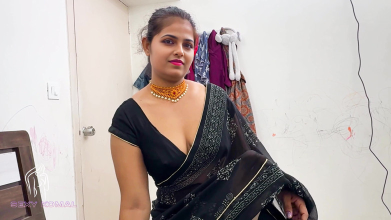 Sexy Komal: Quand le placard de Komal ne s’ouvrait pas, le voisin...