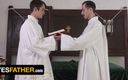 Say Uncle: Yesstepfather - ein süßer katholischer junge wird während der zeremonie von...