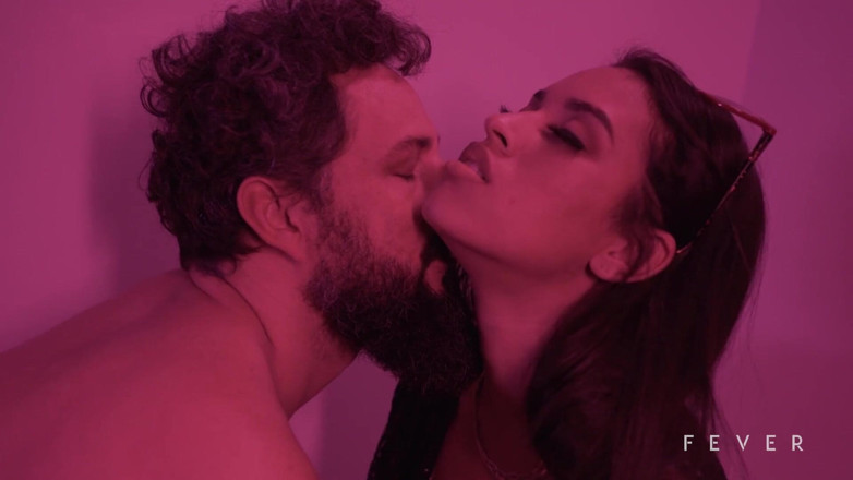 Fever Films: 完璧な女の子との遅いセクシーなセックス