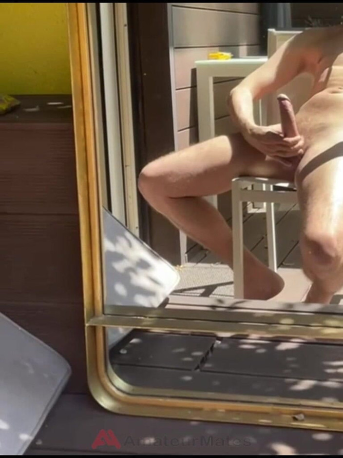 AmateurMates: Eu Encontrei Este Vídeo Da Minha Colega De Apartamento Hetero...