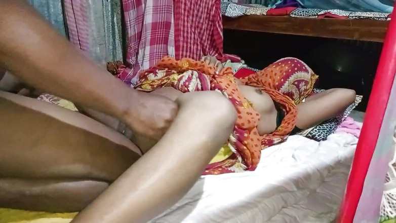 Dogrupali69: Vandaag legde ik mijn vrouw neer en neukte haar. Ik...