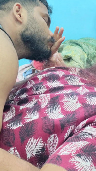 Romance de beijo anal, menina malaia gostosa beija bunda com romance em nighty