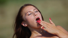 Stunning18: Vzrušená na seně