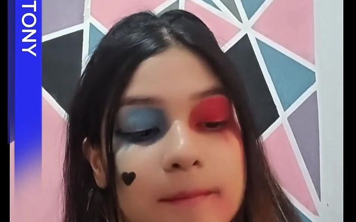 Yulieth Gomez: La grande sorellastra deve condividere un letto in vacanza