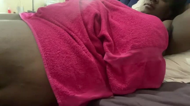 Legendary Booty Overdose: Peituda tia gemendo e fetiche sonolento