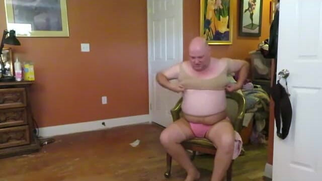 BBW nurse Vicki adventures with friends: Budeš mě poslouchat, kluku, chci, abys byl moje slabošská děvka!