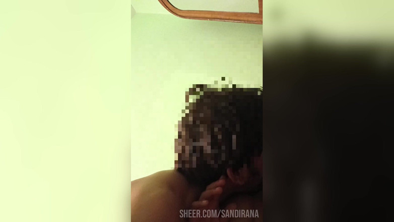 Real desi indian sex: Bhabhi s milencem se baví o samotě