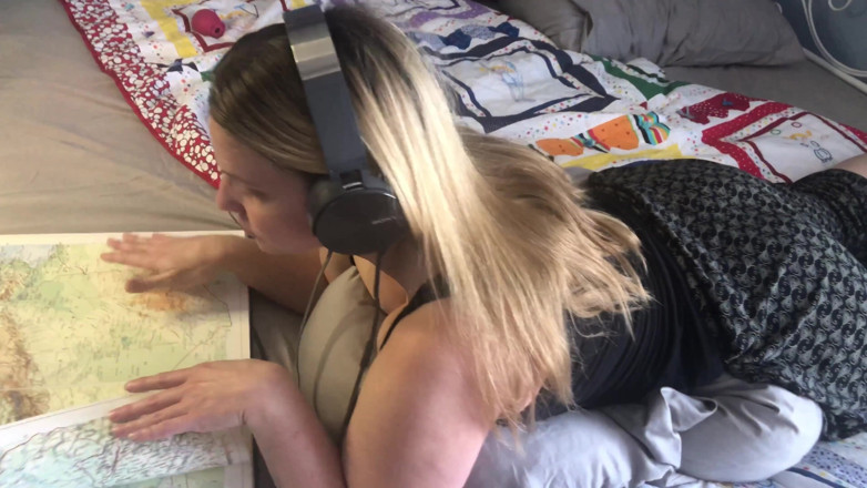 Teasey2024: Mi-am futut mama vitregă în timp ce citește o carte