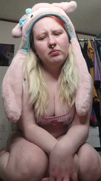 ลูกเลี้ยงสาวซุกซนโดนเย็ดอย่างลับๆ Trampstamp