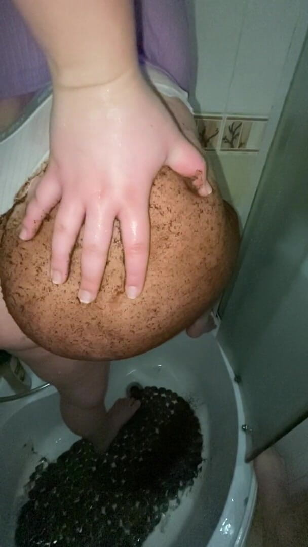 StasyBoo: Omg, apa yang dia buat di bilik mandi! Panas!