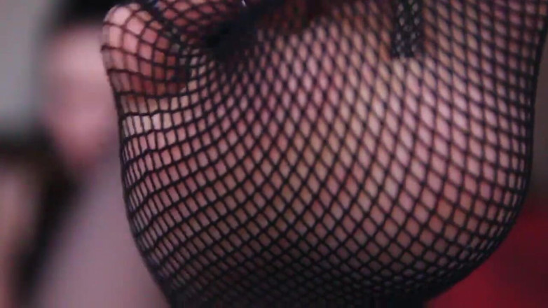 Lady Mesmeratrix Official: You pervert, jerk off on my feet
