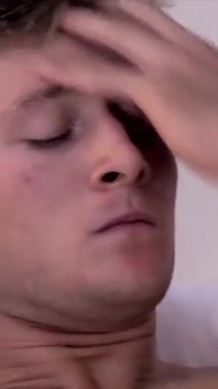 Nowy blondynka na plaży Brandon Parker Cums