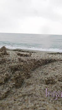 Teen Girl Masturbate on the Beach
