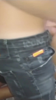 Diferența de mărime fără prezervativ cu un armăsar înalt și un tip scurt twink