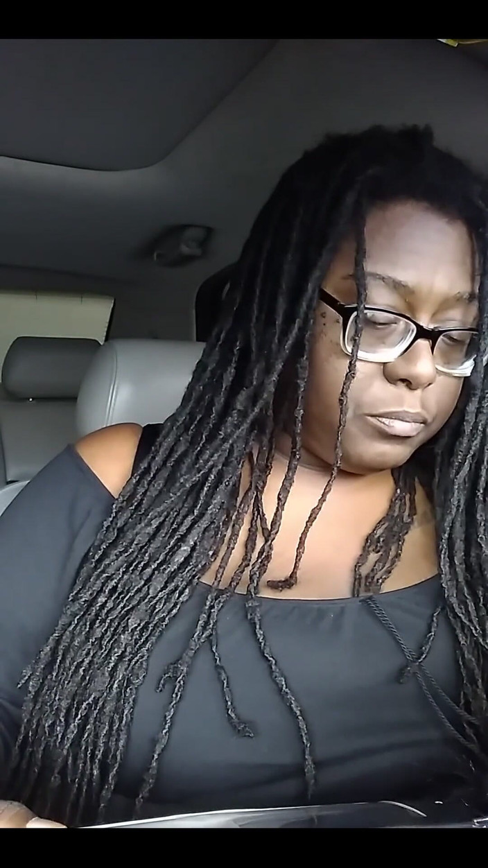 His Queen Suga: Membongkar dalam kereta