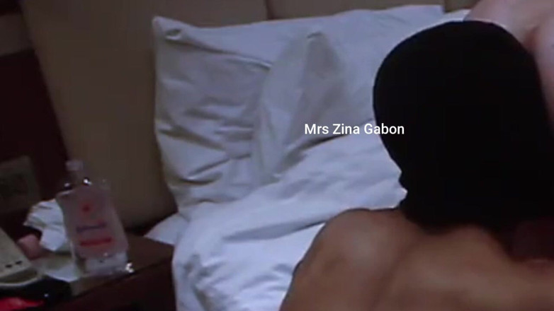 Zina Gabon: Amerikalı üniversite öğretmeni göt deliğini yalatıyor