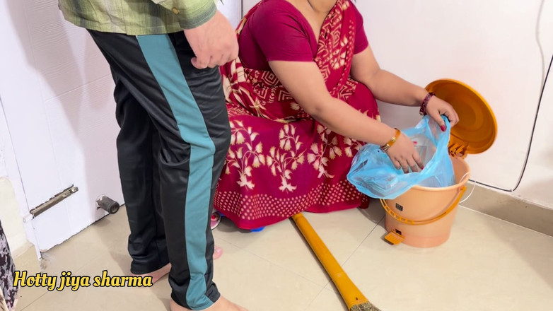 Hotty Jiya Sharmaa: Pembantu rumah ditingkatkan oleh pemilik