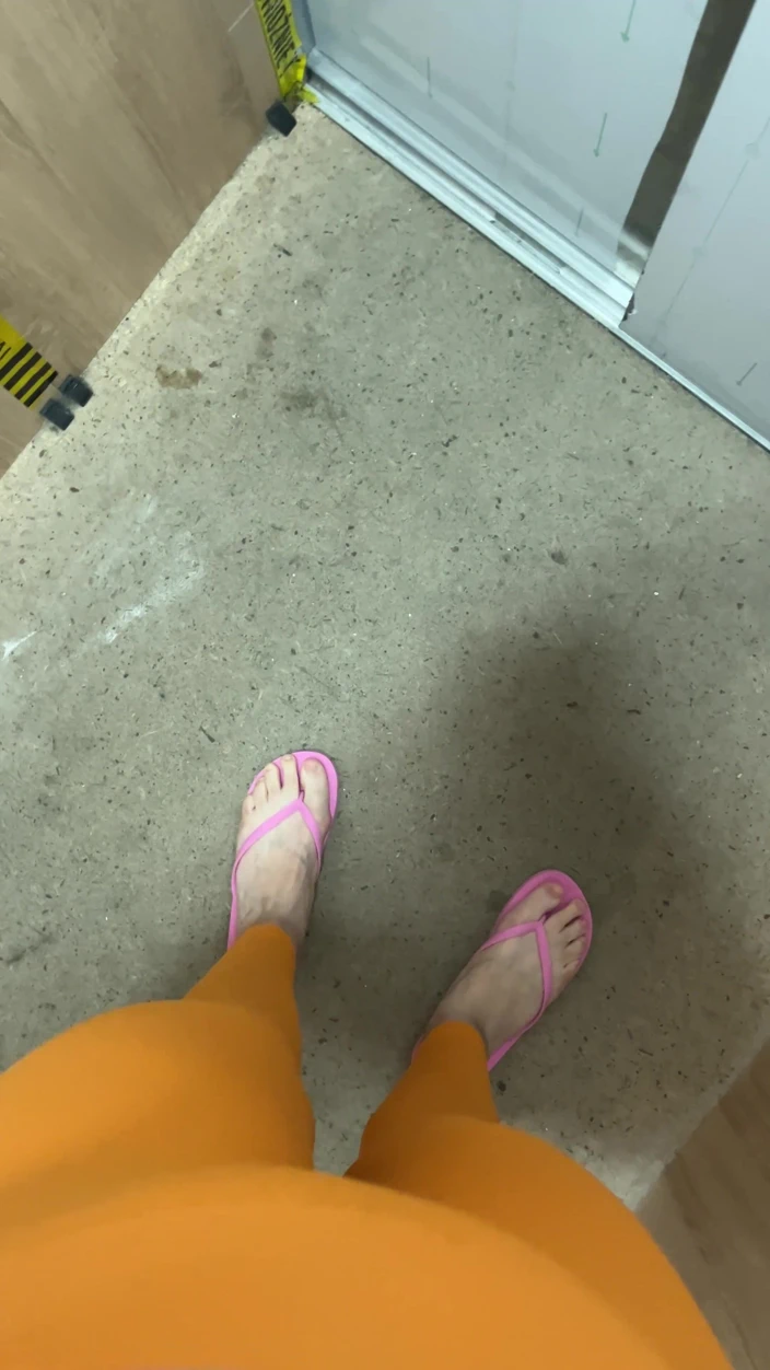 Pink Flip Flops by Feet: Foot Fetish, Solo, Amateur Porn | Faphouse