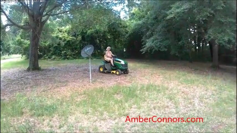 Amber Connors: Nude lawn mower