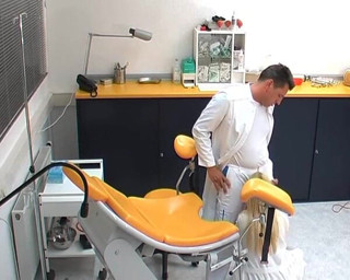Rubber & Clinic Studio - 1ATOYS: Анальні ігри в гінекологіському офісі