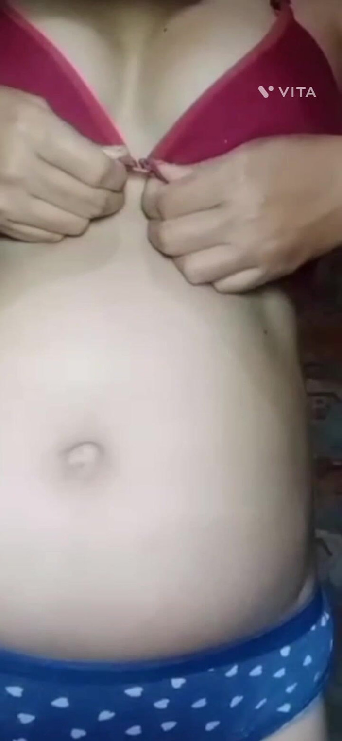 Momib45: Fantasía desnuda