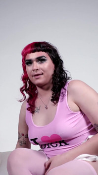 Cewek ini suka banget sama kontol