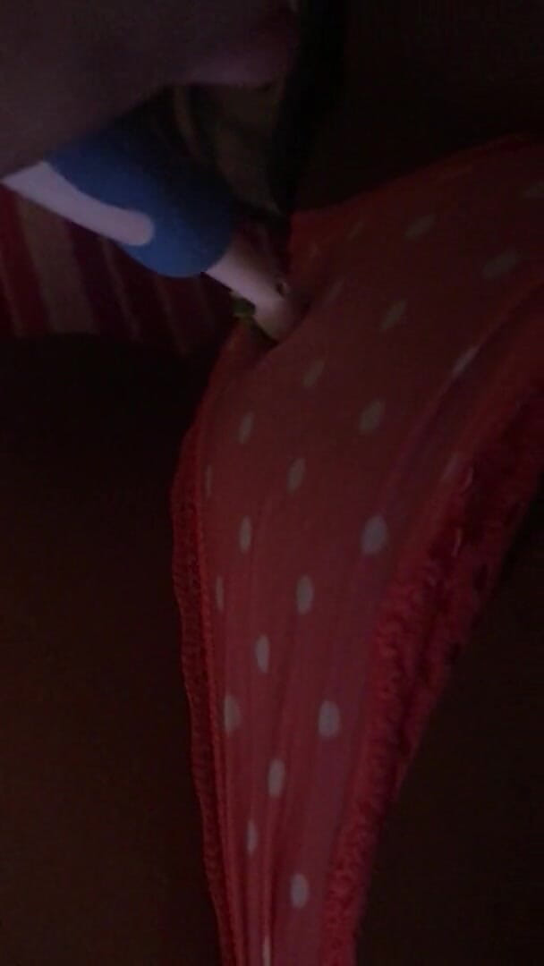 MilfChocolate: 熟女独奏高潮