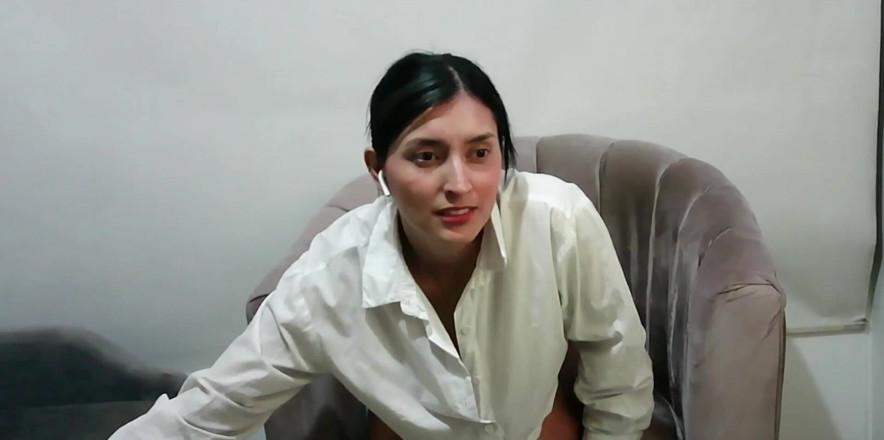 Scarlet Divona: Controllano Il Sesso Con Dei Toy in Webcam Latina