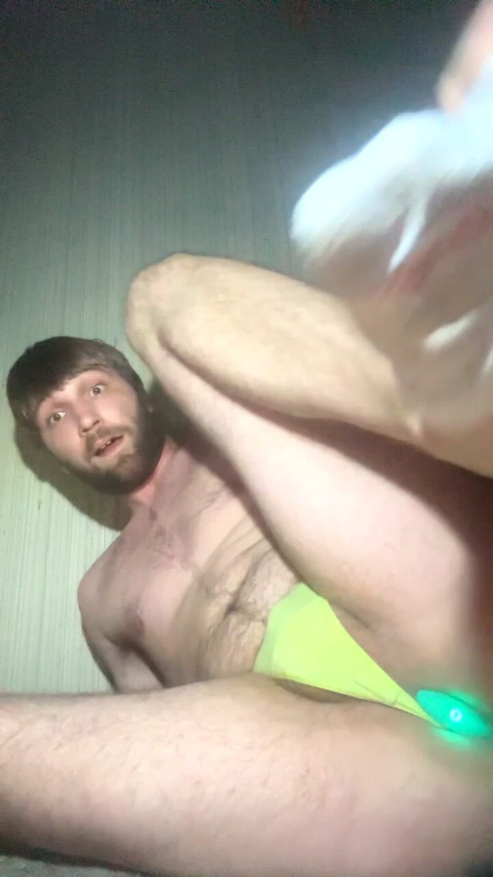 Thong boy studio: Evening
