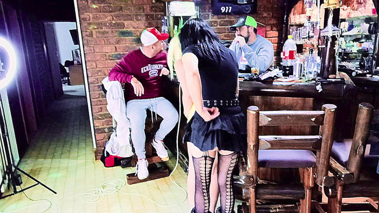 Bigjoefuckalott: 의붓여동생에게 딜도를 사용한 내 여자가 여기서 무슨 일이 일어났는가